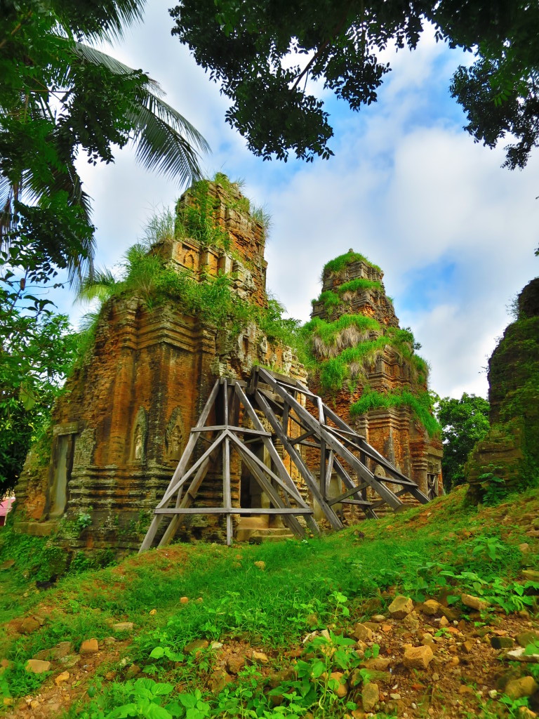 Roluos temples