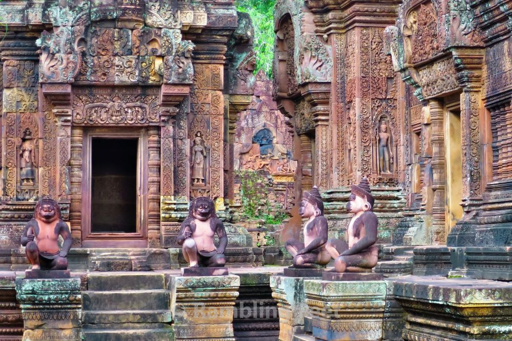Guarding Banteay Srei: A Paradox